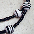 #901 Black & white glass bracelet